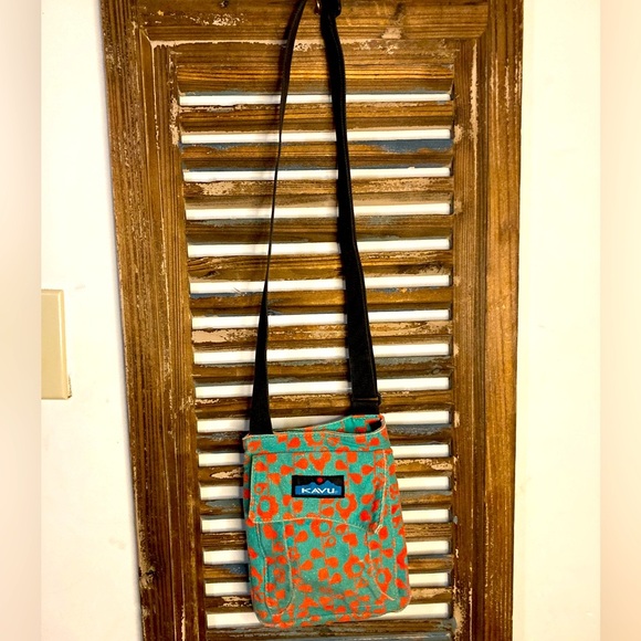 Handbags - KAVU CROSSBODY SHOULDERBAG PURSE